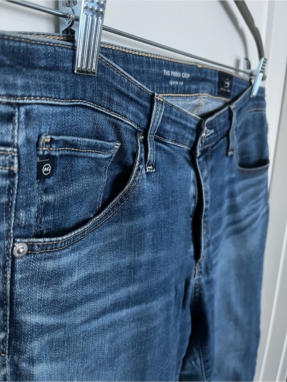 AG Adriano Goldschmied Women's Cropped Jeans in Medium Blue Wash